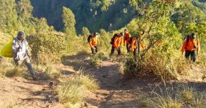 KORBAN YANG TERPEROSOK DI GUNUNG ABANG DITEMUKAN MENINGGAL DUNIA