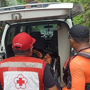 TIM SAR GABUNGAN TEMUKAN KORBAN TENGGELAM DI SUNGAI GELAR