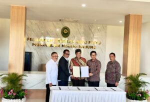 Wayan Sandra dampingi Bupati Badung Serahkan HBMD kepada Mahkamah Agung RI.