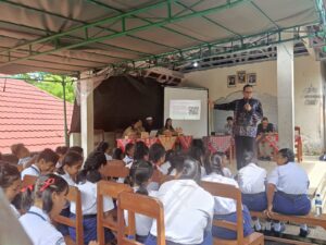 SMSI Gelar Kampanye Literasi Media di SMPN 2 Selemadeg Barat