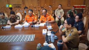 BUPATI BADUNG PIMPIN RAPAT PEMBAHASAN ANITISPASI BENCANA DAN NATARU 2025
