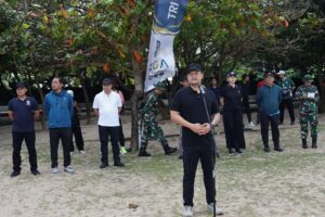 Pemkab Badung melaksanakan bersih pantai secara serentak, kerja nyata wujudkan Budaya Lingkungan bersih.