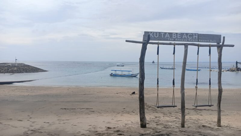 Pengisian Pasir untuk Tangani Abrasi Pantai Kuta Segera Dimulai