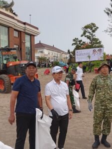 Peringati HPSN 2026, Bupati Badung Pimpin Korve Bersih Sampah di Pantai Kuta