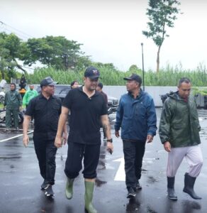 Wabup Bagus Alit Sucipta Tinjau Langsung Banjir di Jalan Dewi Sri Kuta
