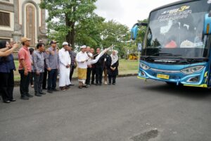 Bupati Adi Arnawa Lepas Mudik Gratis 2026