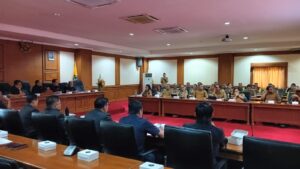 DARURAT SAMPAH, KOMISI 2 DPRD BADUNG GELAR RAPAT KOORDINASI DENGAN DINAS DLHK BADUNG