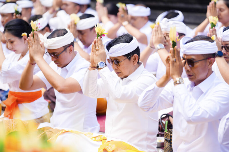 Bhakti Penganyaran Pemkab Badung di Karya Ida Bhatara Turun Kabeh, Pura Agung Besakih