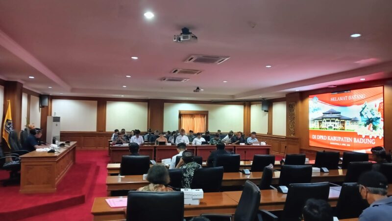 KOMISI 1 UNGKAP FAKTOR EFISIENSI MENJADI PENYEBAB SERAPAN ANGGARAN DI OPD BADUNG BELUM 100 PERSEN