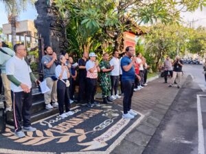 Ketua DPRD Badung Pimpin Kegiatan Penegakan Pengawasan dan Hukum Lingkungan di Kelurahan Legian.