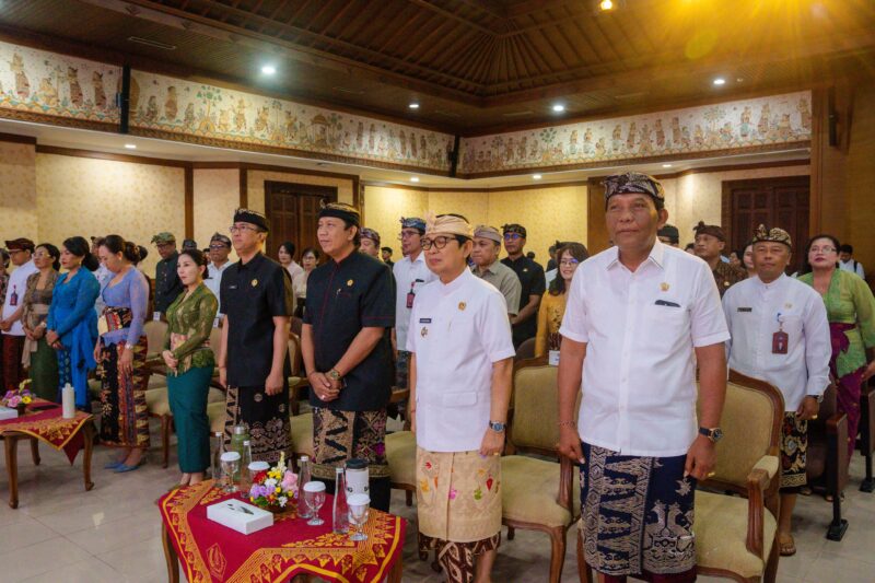 Bupati bersama DPRD Badung Lantik 12 Pejabat Pimpinan Tinggi Pratama.