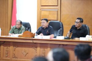DPRD BADUNG SETUJUI HIBAH TANAH ATAS PERMOHONAN PURA DALEM GULINGAN GEDE, DESA GULINGAN, KECAMATAN MENGWI, BADUNG.