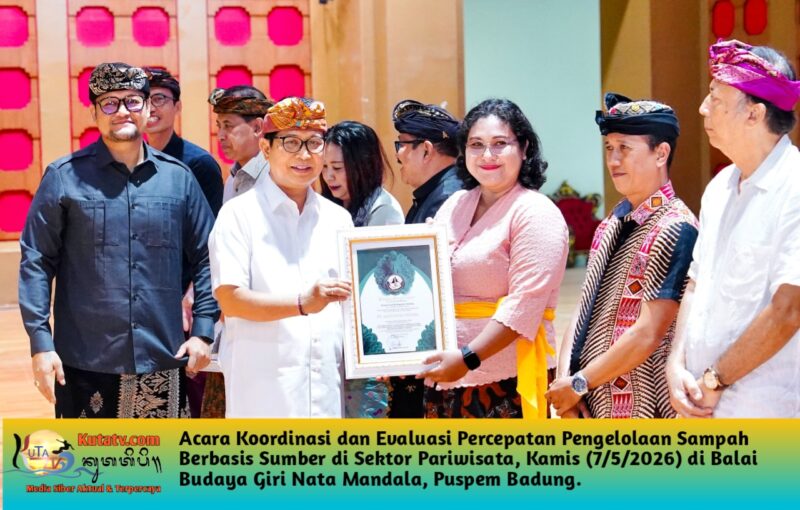 BUPATI BADUNG ADI ARNAWA HADIRI KOORDINASI DAN EVALUASI PERCEPATAN PENGELOLAAN SAMPAH BERBASIS SUMBER DI SEKTOR PARIWISATA