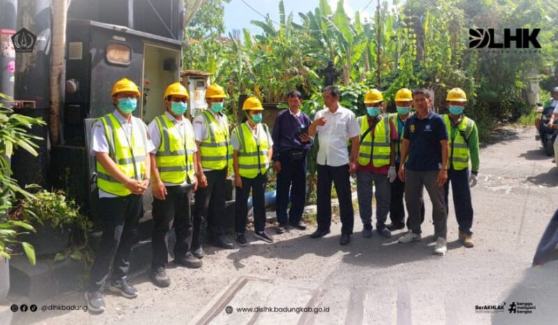 Tim Gakum DLHK Badung Periksa  Dugaan Pembuangan Limbah ke Sungai di Jalan Satinande, Seminyak
