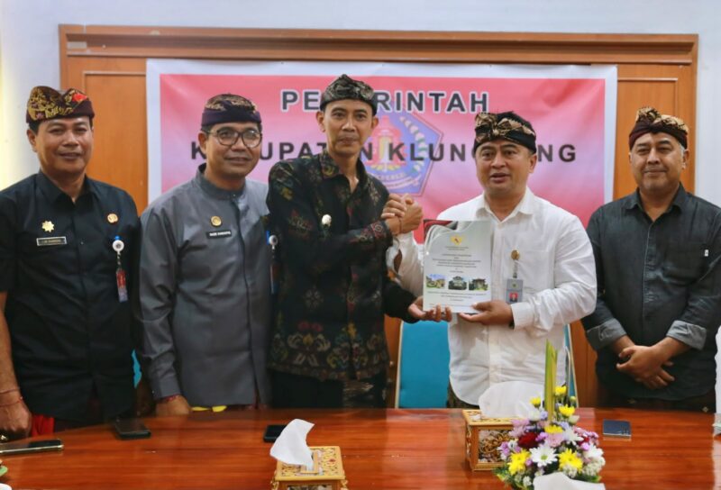 Wabup Tjok Surya Hadiri Penyerahan Laporan Hasil Pemantauan Periksaan BPK Semester 1 Tahun 2026