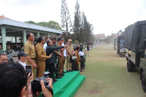 Gubernur Bali Lepas Bantuan Logistik Untuk Korban Bencana NTT