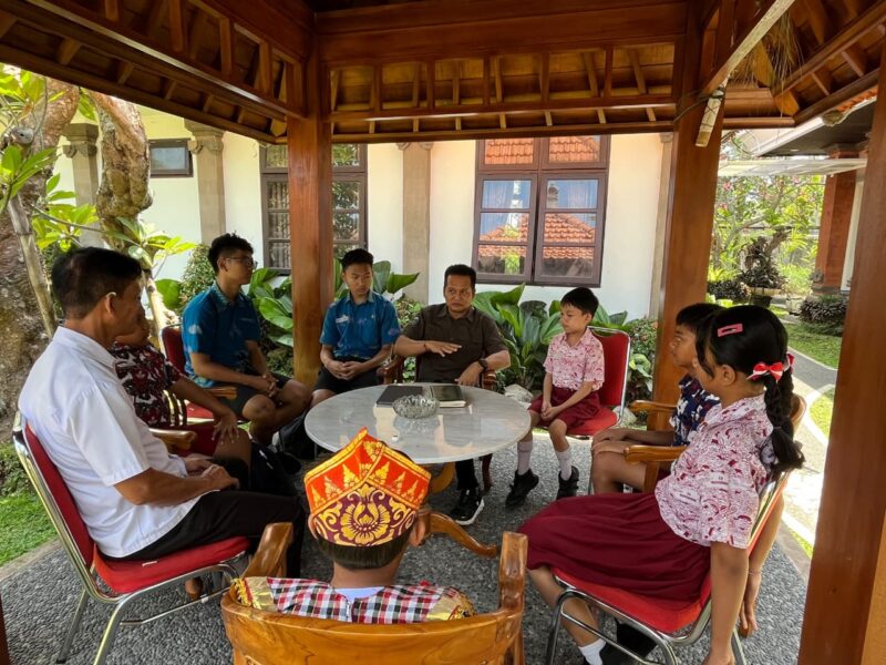 Dua Siswa Jembrana Raih Medali di Tingkat Nasional, Bupati Kembang Beri Apresiasi dan Motivasi