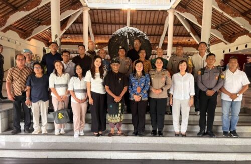 Dukung Program Kapolri, FKUB Kuta dan Polsek Kuta Silaturahmi bersama Tokoh serta Pelaku Pariwisata Legian