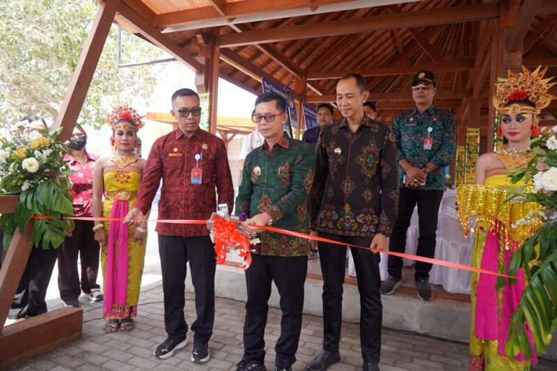 Bupati Satria Resmikan Pos Retribusi Pantai Klingking dan Jalin Kerjasama dengan PT Ctrip
