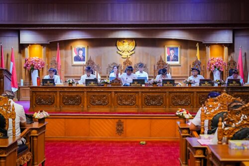 DPRD Kabupaten Badung Gelar Rapat Paripurna, Mendengarkan Penjelasan Bupati Badung Terkait 4 Ranperda