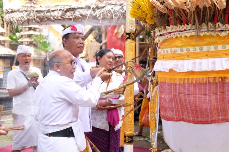 Penyineban Karya Agung Setelah 37 Tahun, Desa Adat Akah Gelar Upacara Nyenuk dan Nuwek Bagia