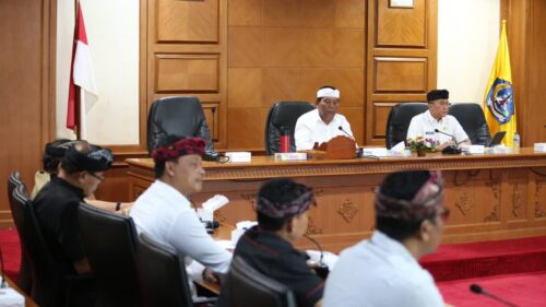 Gusti Anom Gumanti Pimpin Rapat Kerja, Bahas Penyertaan Modal Daerah kepada Perumda Air Minum Tirta Mangutama.